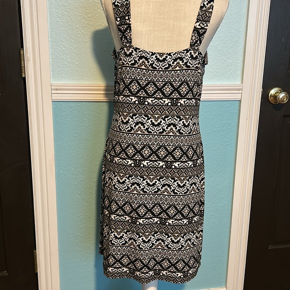 WHBM DRESS MED - Picture 5 of 7